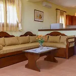 Leonidas Holiday home *