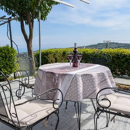 Holiday home Leonidas Xinovrisi