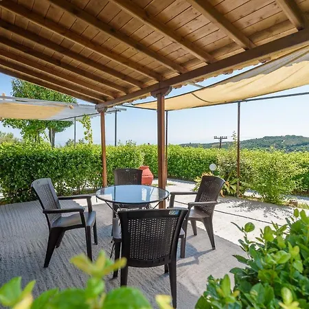 Holiday home Leonidas
